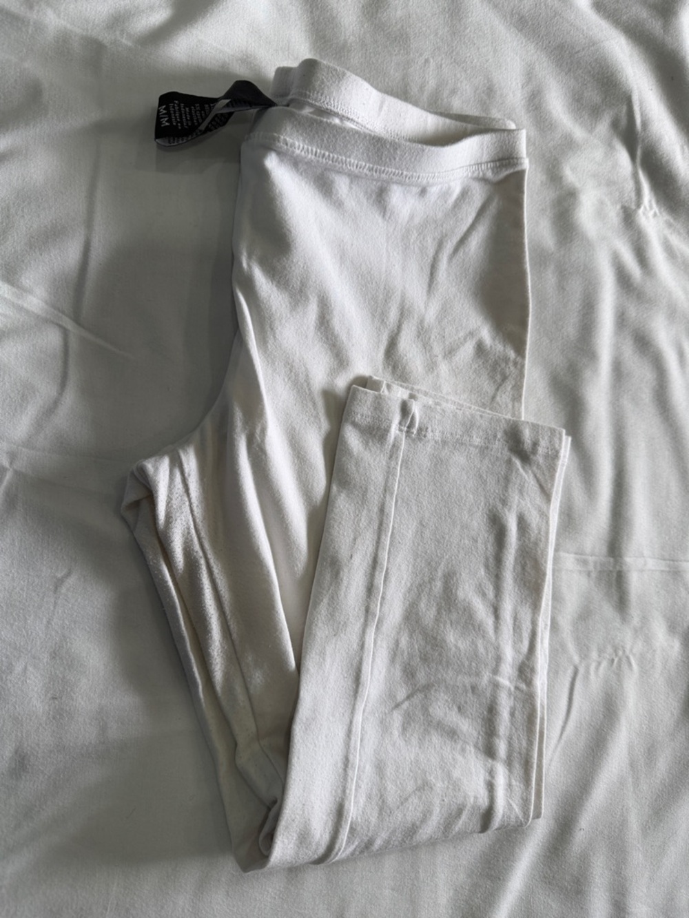 HUE White Cotton stretchable Leggings
Capri length